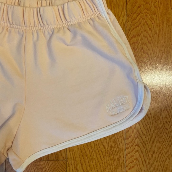 Brandy Melville Lisette Malibu Shorts in Baby Pink - Picture 3 of 7